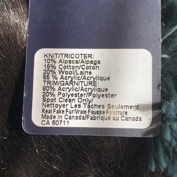 Norla scarf🆕 - Picture 3 of 3